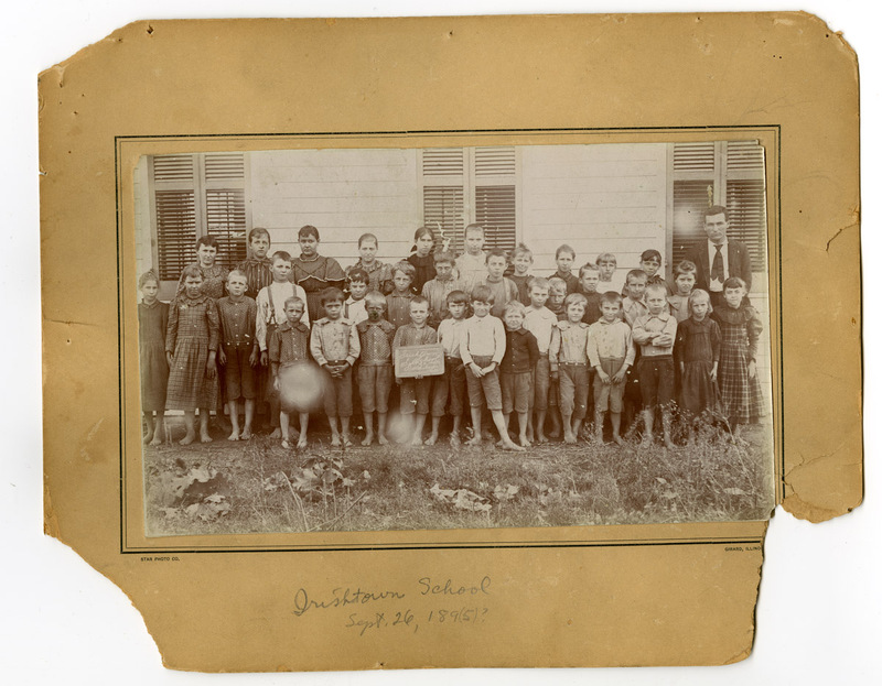 1895 Photograph of Irishtown school children 