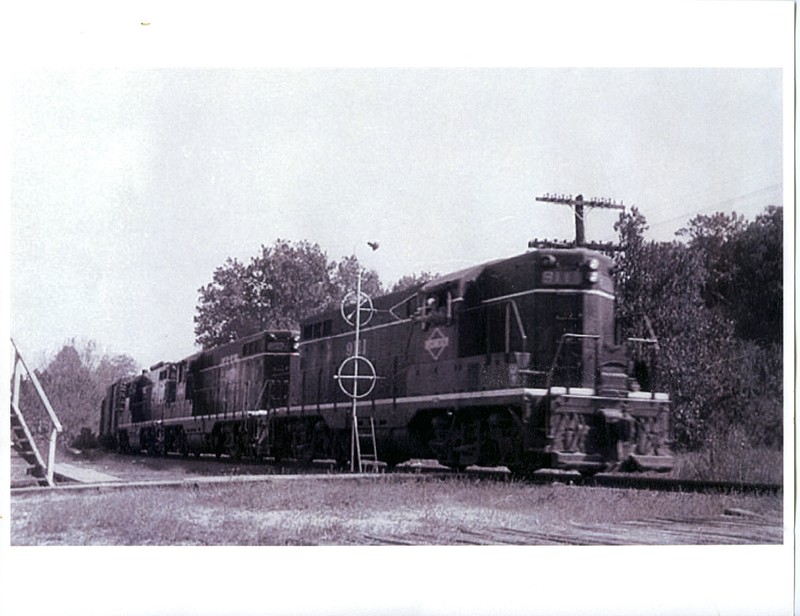 Southbound Illinois Central Railroad Train 
